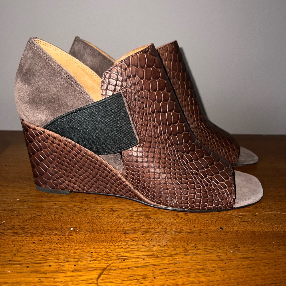 Donald Pliner Lizzy BrownSnakeskin Leather Wedge Peeptoe/Sz:8/NWOB
